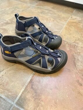 KEEN Navy and Gray Kids Closed-Toe Sandals